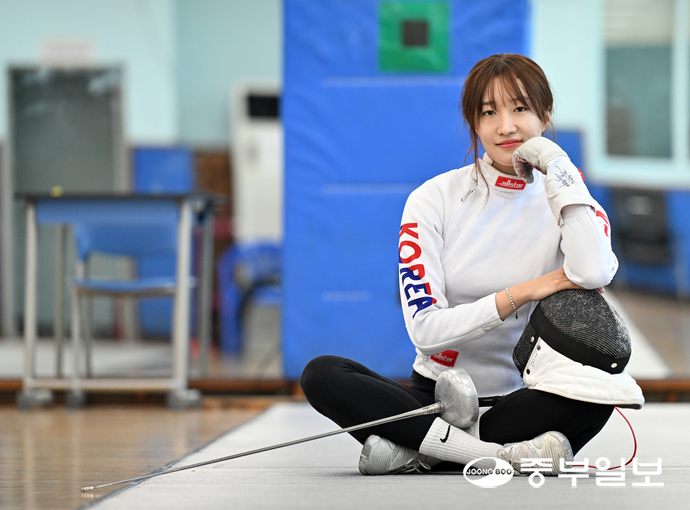 10일 경기체고 펜싱훈련장에서 민지원(경기도청)이 포즈를 취하고 있다. 노민규기자