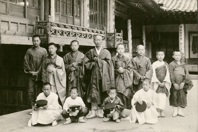 1910년대 용주사 불교강습소 학생들. 사진=수원박물관