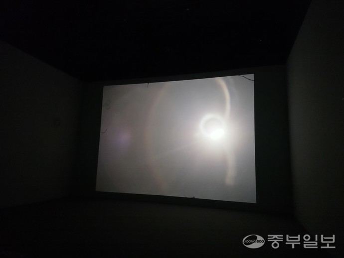 케빈 제롬 에버슨 감독의 ‘태양이 삼켜질 때’ 중. 이준도기자