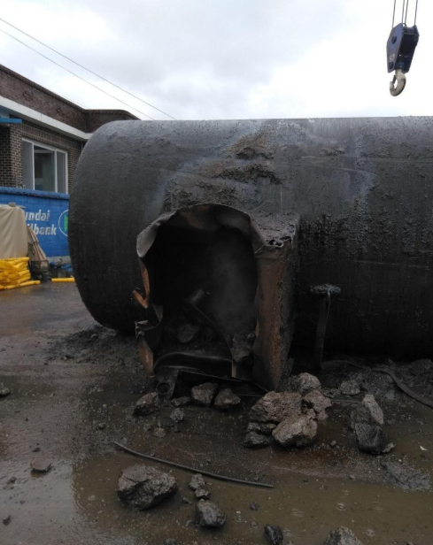 24일 오후 연천군 군남면의 한 주유소 철거 공사 중 경유 저장용 탱크가 폭발했다. 사진=연천소방서