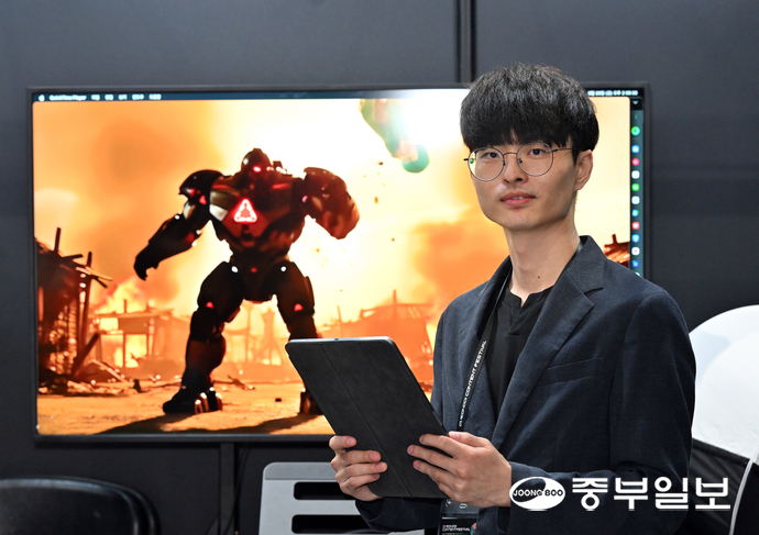 강태완 디멘션워커 대표가 벨라(VELAR)를 소개하고 있다. 노민규기자