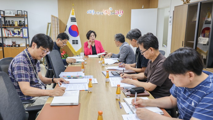 과천시 2026년도 업무계획 및 민선8기 공약 추진상황 점검 보고회 모습.사진=과천시