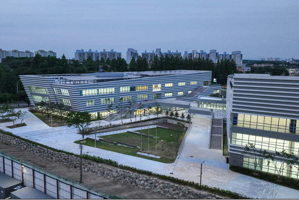 이천시가 청소년 인재육성과 시민들의 여가생활을 동시에 할 수 있는 청소년생활문화센터를 오는 30일 개관한다.사진=이천시청