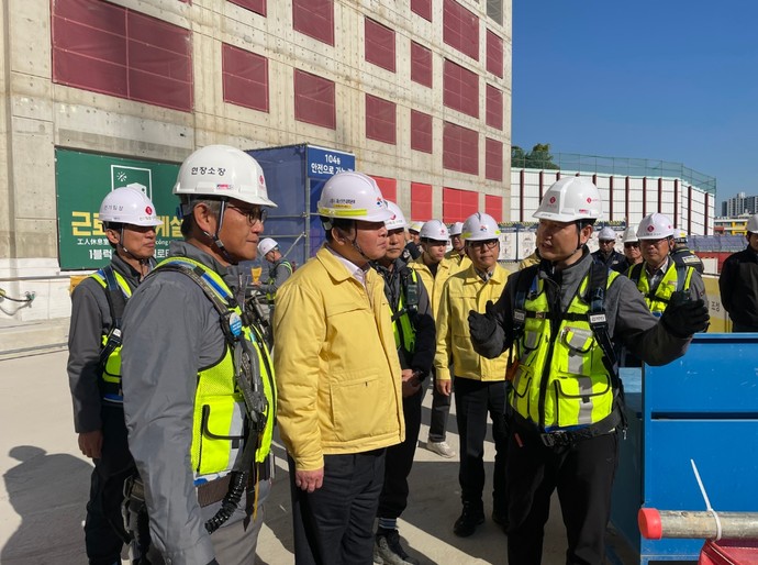  지난 10월 28일 박승삼 부시장 주관으로 '시흥시 주관 민관 합동 건설공사장 현장점검'을 실시했다. 사진=시흥시