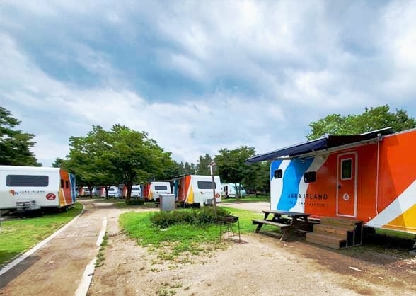 가평 자라섬캠핑장 전경 사진=‘더 휴일’ 홈페이지 캡처