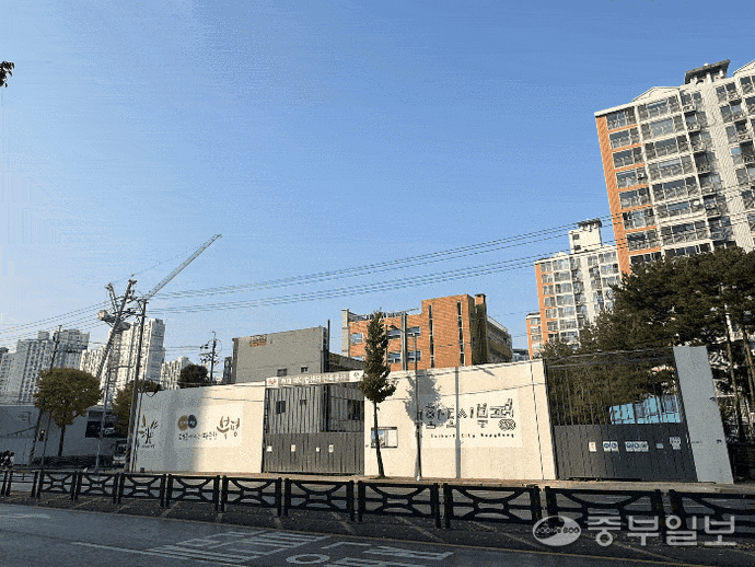 6일 인천 부평구 삼산동 주거지 일대에서 대규모 공사가 진행되고 있다. 사진=노선우 기자