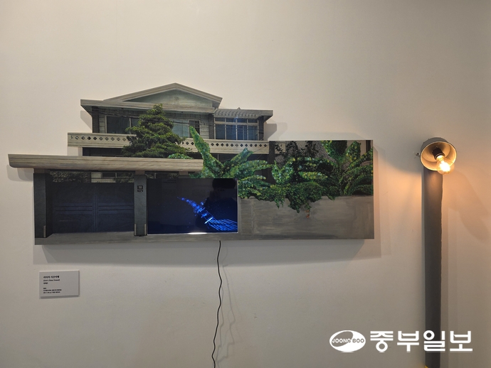 정재은 작가의 작품 ‘리아의 시간여행’. 이준도기자