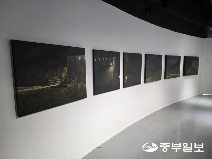 정보영 작가의 연작 ‘고요한 움직임 2~7’. 이준도기자