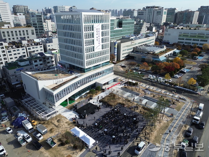 17일 개청한 수원시의회 신청사 전경. 김경민기자
