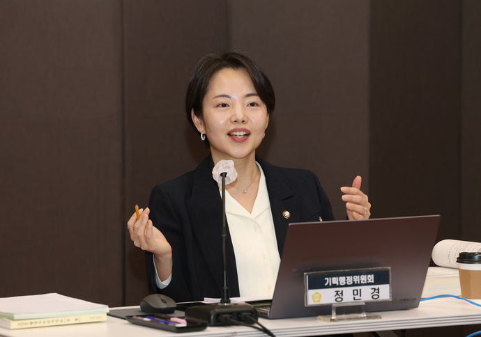 정민경 시의원이 행감에서 발언하고 있다. 사진=고양시의회