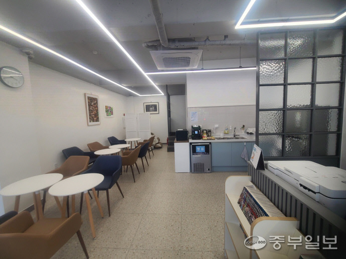 천주교 인천교구 노동사목부가 운영하는 부평구 십정동의 이동노동자 쉼터 ‘엠마오’.  중부포토DB