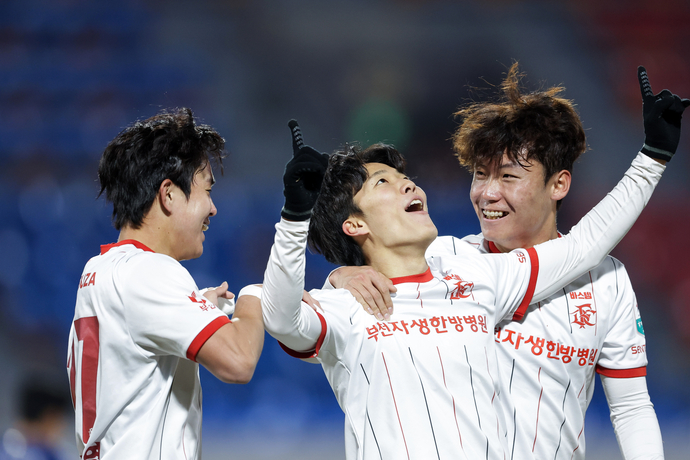 부천FC 승격과 수원FC 강등이 교차하는 순간