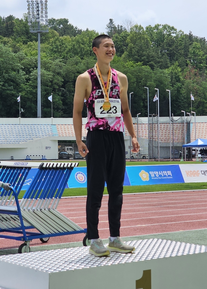 변지민, 밀양아리랑육상 남고부 110m 허들 정상...포천시청은 1천600m 금... - 뉴스 썸네일 이미지