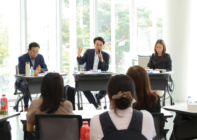 경기도는 역대급 적자라는데…안민석표 ‘벽깨기’, 재정난벽도 깰까