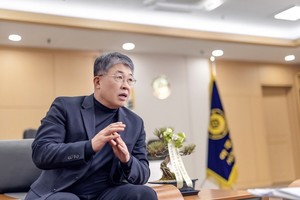 [와이드인터뷰] 최기주 아주대총장 &quot;반세기 혁신의 역사 동력삼아 &apos;한국형 실... - 뉴스 썸네일 이미지